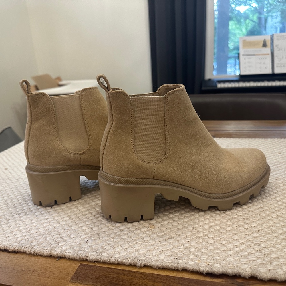 Steve Madden Hadlee Lug Sole Chelsea Boot - Size 9.5